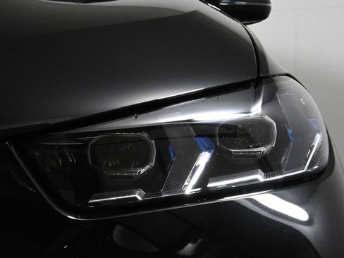 Used 2026 BMW X5 xDrive40i w/ M Sport Package image 11