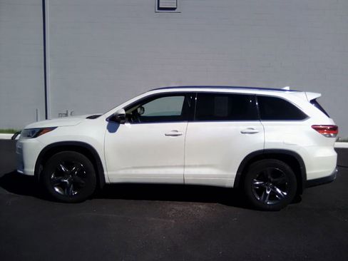 Used 2017 Toyota Highlander Limited Platinum image 8