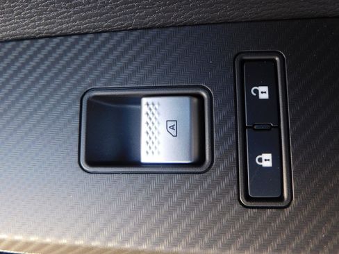 New 2025 Mitsubishi Outlander SE image 34