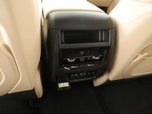 New 2026 Jeep Grand Cherokee Limited RWD image 25