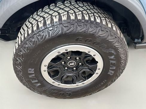 Used 2023 Ford Bronco Badlands image 30