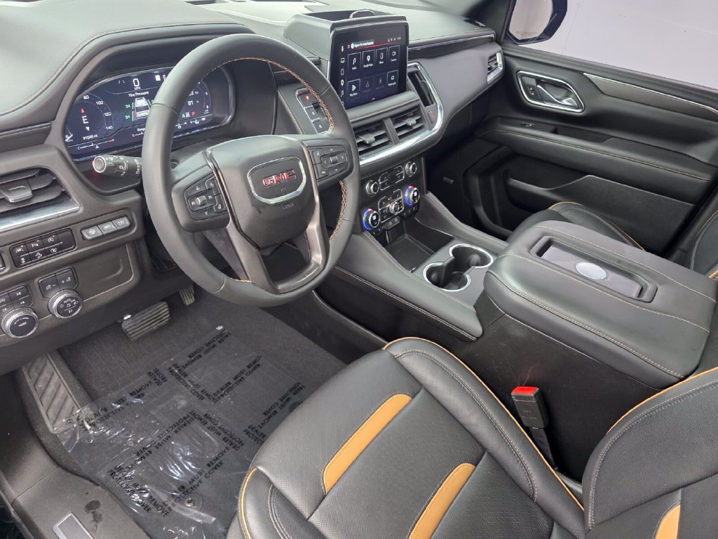 Used 2023 GMC Yukon AT4 w/ Technology Package AWD/4WD image 9