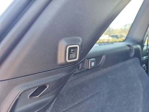 Used 2022 Jeep Grand Cherokee Overland w/ Luxury Tech Group IV image 17