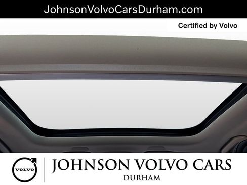 Used 2023 Volvo XC60 B5 Plus image 11