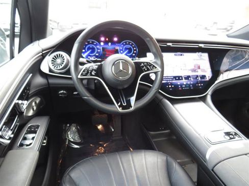 Certified 2023 Mercedes-Benz EQS 580 4MATIC SUV w/ Exclusive Trim Package image 10