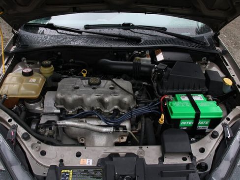 Used 2003 Ford Focus LX FWD image 16