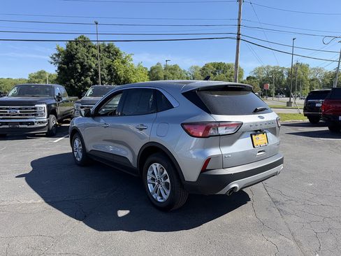 Certified 2022 Ford Escape SE w/ Cold Weather Package AWD/4WD image 4