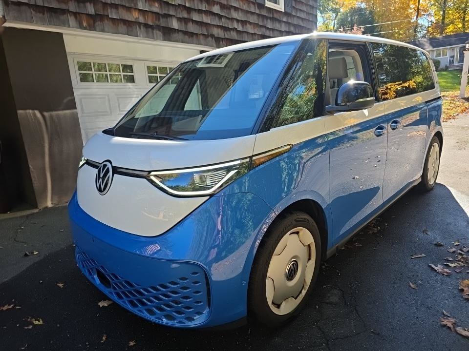 Used 2025 Volkswagen ID. Buzz 1st Edition AWD/4WD image 2