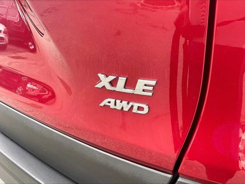 Used 2025 Toyota RAV4 XLE AWD/4WD image 10