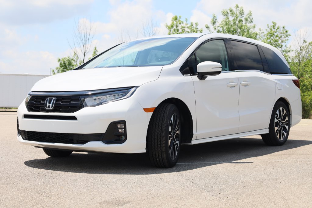 New 2027 Honda Odyssey Elite image 3