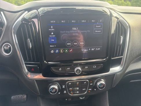 Used 2023 Chevrolet Traverse RS AWD/4WD image 19