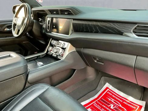 Used 2022 GMC Yukon XL Denali image 22