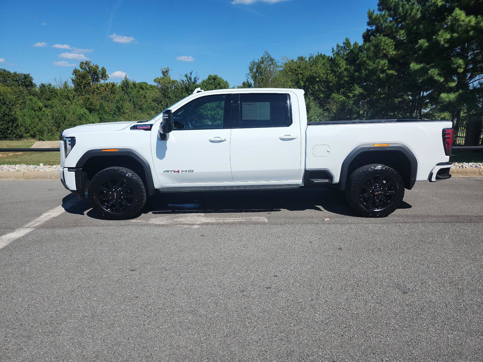 Used 2026 GMC Sierra 2500 AT4 w/ AT4 Premium Plus Package AWD/4WD image 2