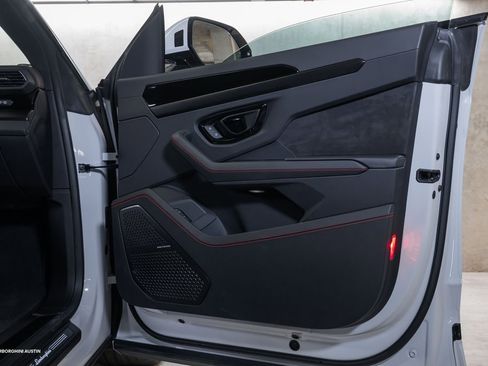 Used 2024 Lamborghini Urus S image 44