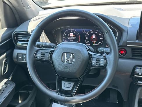 Used 2025 Honda Pilot Black Edition image 24