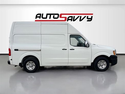 Used 2021 Nissan NV 2500 SV image 1
