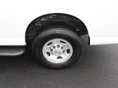 Used 2024 Chevrolet Express 2500 w/ Driver Convenience Package RWD image 10