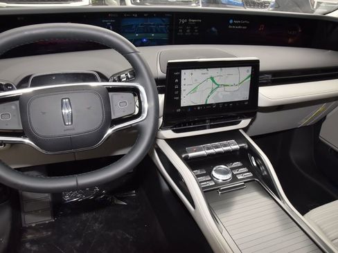 New 2026 Lincoln Nautilus Reserve AWD/4WD image 32