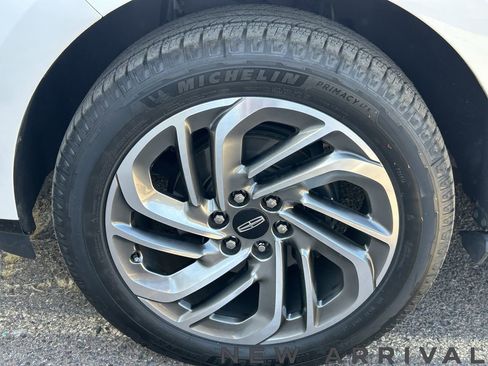 Used 2019 Lincoln Navigator L Reserve AWD/4WD image 3