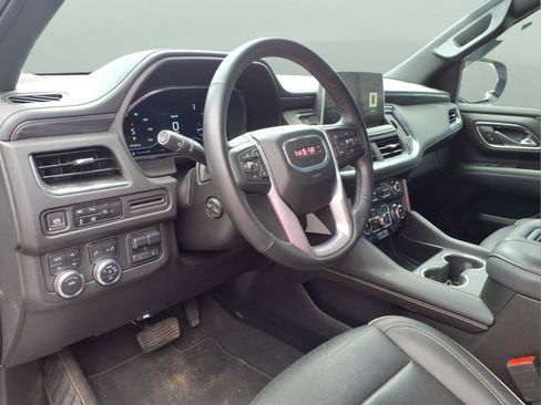 Used 2024 GMC Yukon SLT w/ SLT Luxury Package AWD/4WD image 21