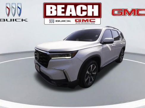 Used 2025 Honda Pilot Touring image 7