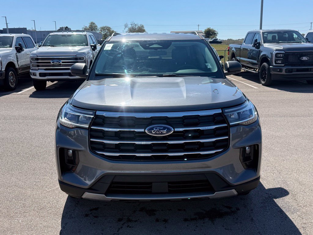 Used 2025 Ford Explorer Active w/ Active Comfort Package RWD image 21