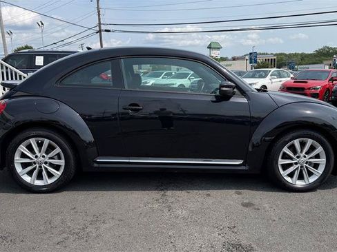 Used 2018 Volkswagen Beetle 2.0T FWD image 7