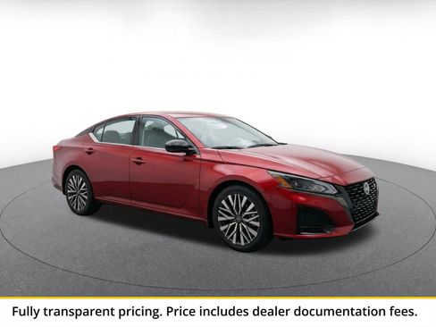 Used 2025 Nissan Altima 2.5 SV FWD image 1