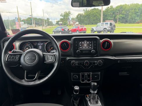 Used 2018 Jeep Wrangler Unlimited Sport S AWD/4WD image 13