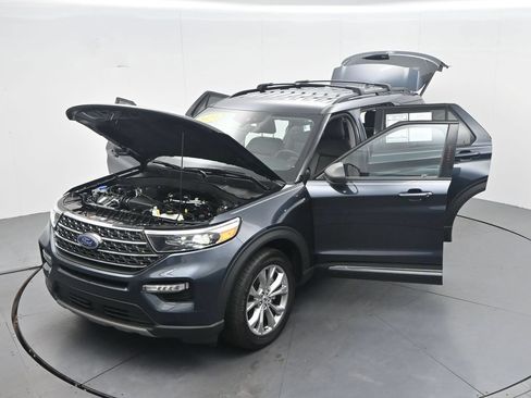Used 2023 Ford Explorer XLT w/ Equipment Group 202A AWD/4WD image 48