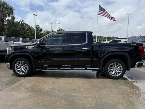 Used 2021 GMC Sierra 1500 SLT w/ SLT Premium Plus Package AWD/4WD image 8