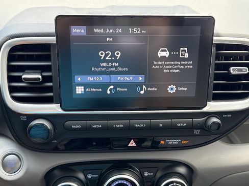 Used 2024 Hyundai Venue SEL FWD image 22