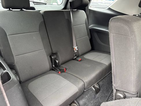 Used 2021 Chevrolet Traverse LS FWD image 4