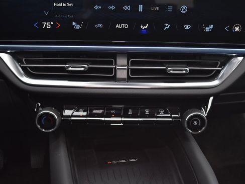 New 2026 Chevrolet Equinox EV LT image 16