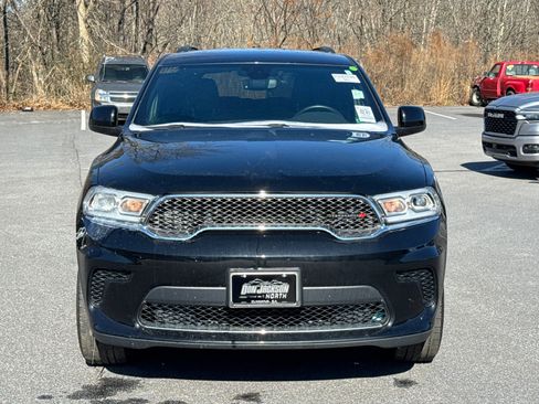 Used 2024 Dodge Durango SXT w/ 3rd Row Seating Group image 2