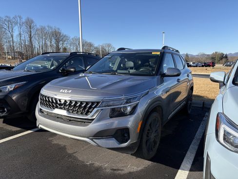 Used 2022 Kia Seltos Nightfall Edition image 3