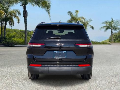 New 2025 Jeep Grand Cherokee L Altitude image 5