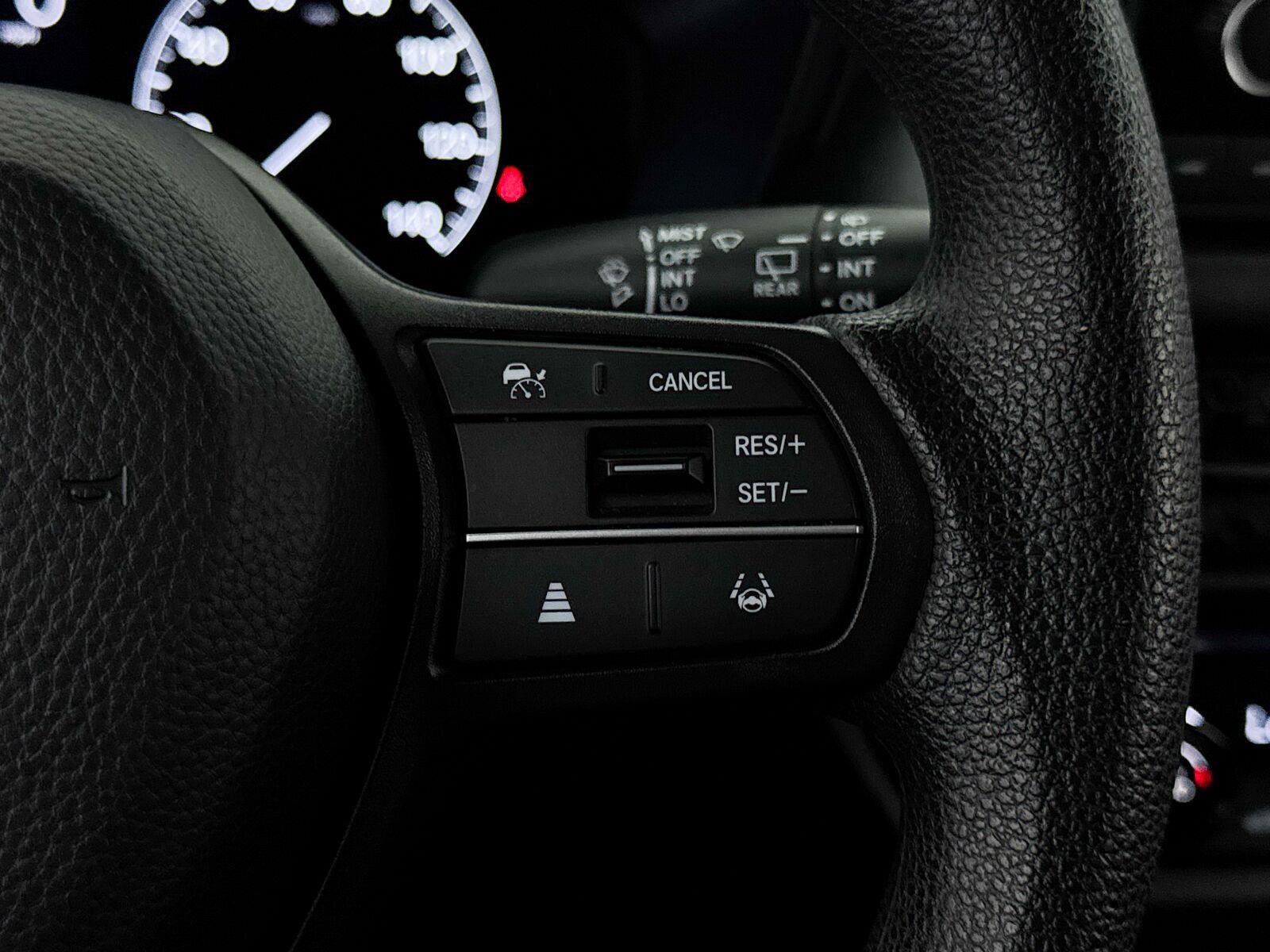 Used 2023 Honda HR-V LX image 31
