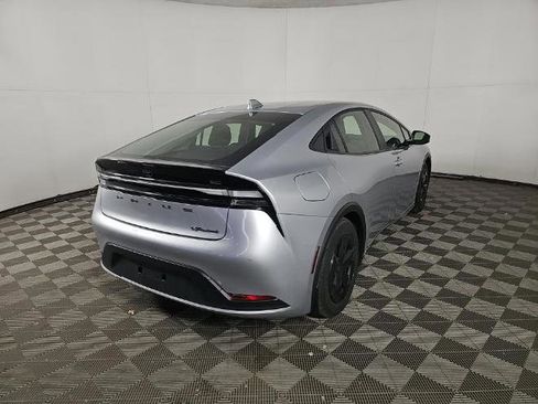 Used 2024 Toyota Prius Prime FWD image 4