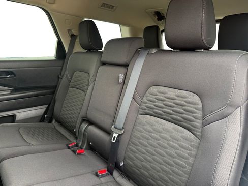 Certified 2025 Nissan Pathfinder SV image 14