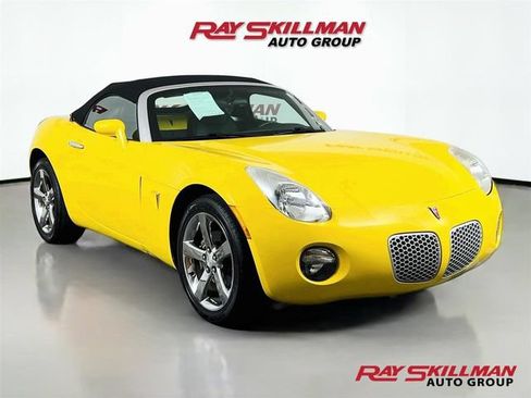 Used 2007 Pontiac Solstice Convertible w/ Premium Package RWD image 1