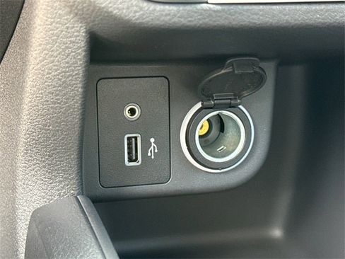 New 2025 Nissan Kicks Play S image 24