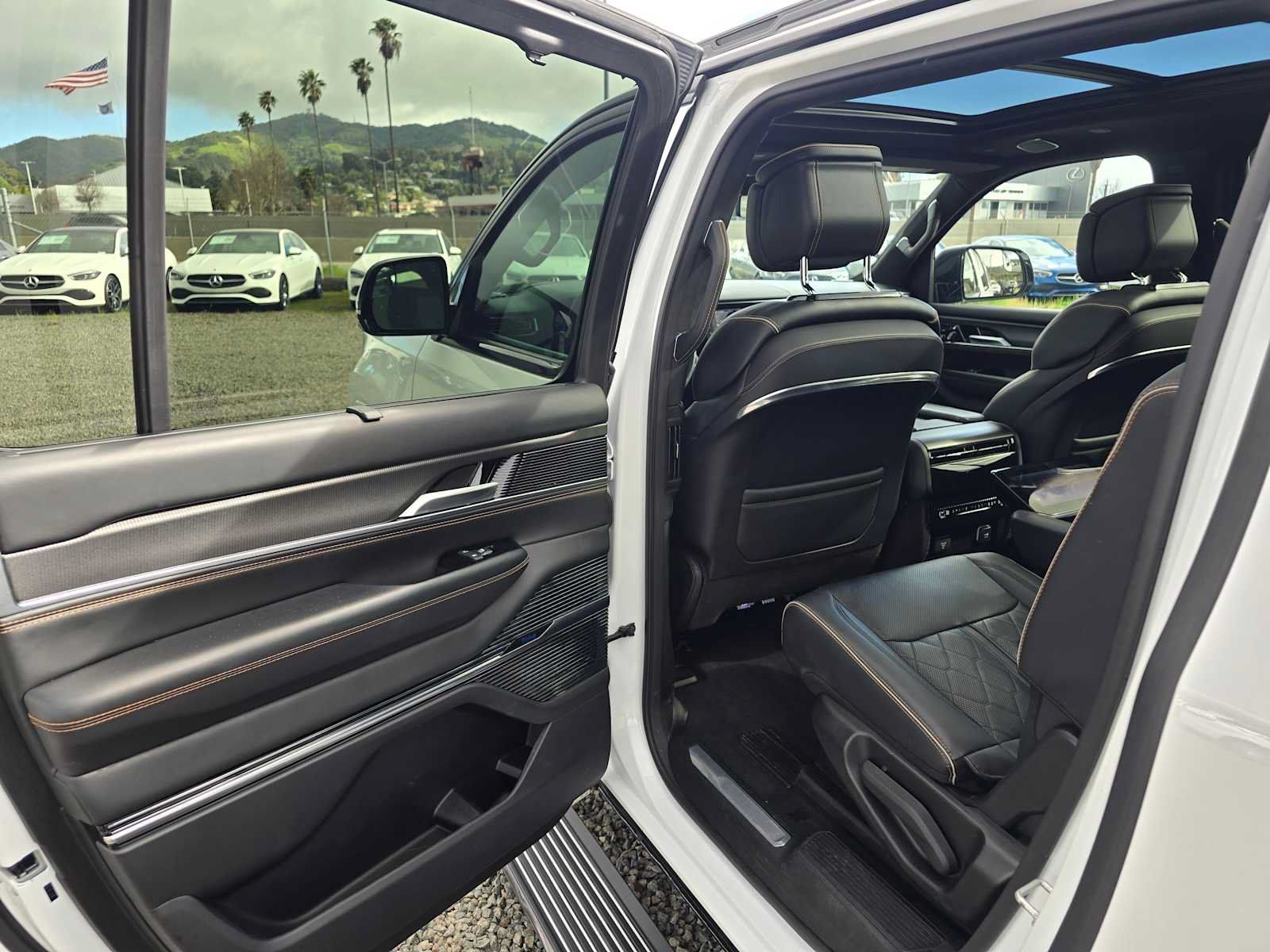 Used 2024 Jeep Grand Wagoneer L Series III w/ Quick Order Packagew 28T AWD/4WD image 16