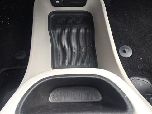 Used 2023 Chrysler Pacifica Touring-L FWD image 39
