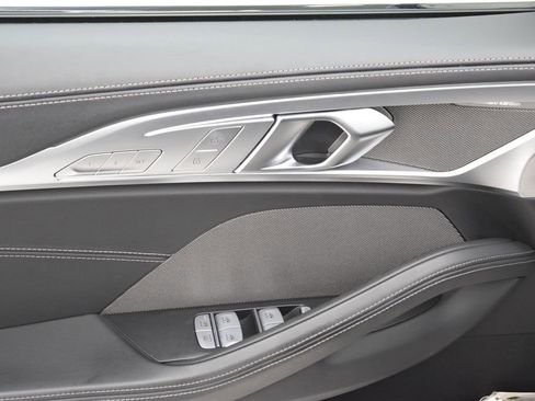 Used 2025 BMW M850i xDrive image 23