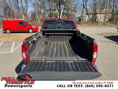 Used 2015 Nissan Frontier SV w/ SV Value Truck Package AWD/4WD image 9