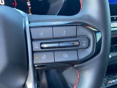 Used 2023 Chevrolet Colorado Z71 w/ Z71 Convenience Package 2 image 10