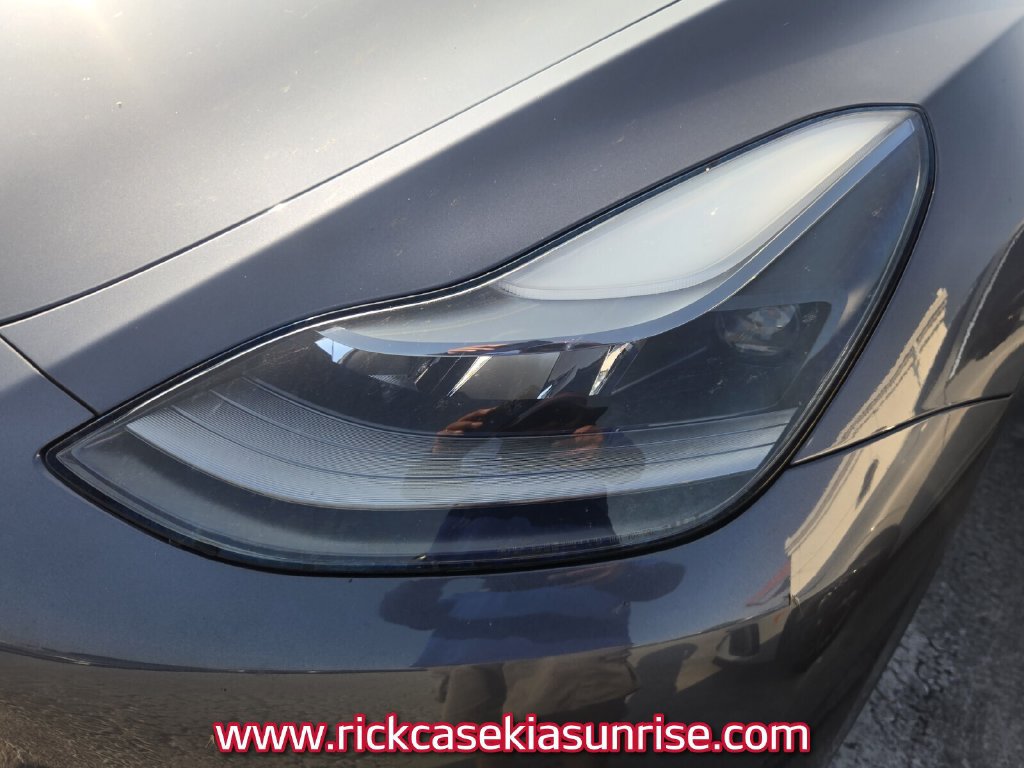 Used 2023 Tesla Model Y 2WD image 9