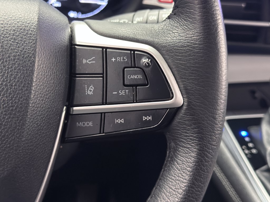Used 2025 Toyota Sienna XLE w/ XLE Plus Package AWD/4WD image 32
