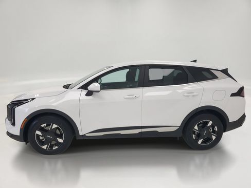 Used 2026 Kia Sportage LX FWD image 3